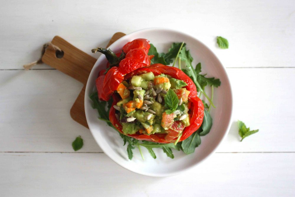 Pimiento relleno de hortalizas al toque de limón y menta