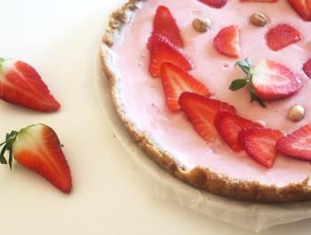 Pastel de agar-agar y fresas