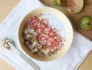 Rawnola de frutos secos y chips de coco