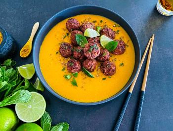 Albóndigas de primavera con salsa Garden-Thai